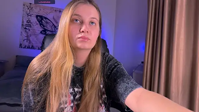 Femdom Lola online show from 01-13-26, 08:24