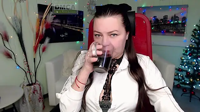 Lily flower7 online show from 12-17-25, 05:23