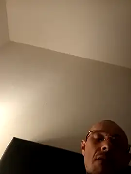 Guitccch online show from 04-09-26, 08:48