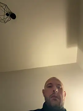 Guitccch online show from 02-10-26, 02:54