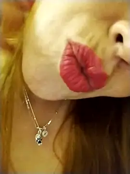Snapshot of edithhermosa chatting on 03-08-25, 04:45 edithhermosa online show from 03-08-25, 04:45