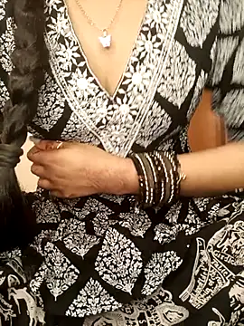 Snapshot of Ruchi-34 chatting on 04-09-26, 07:09 Ruchi-34 online show from 04-09-26, 07:09
