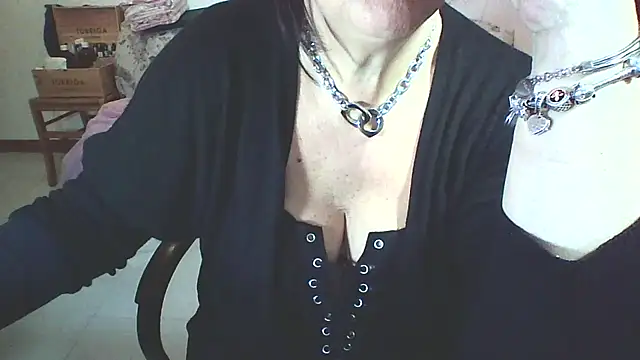 Snapshot of 45marina45 chatting on 03-27-26, 10:05 45marina45 online show from 03-27-26, 10:05
