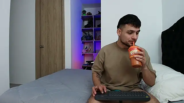 Aron-santoro online show from 02-26-26, 07:14