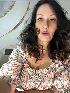 Snapshot of Katie-n chatting on 07-27-26, 06:20 Katie-n online show from 07-27-26, 06:20