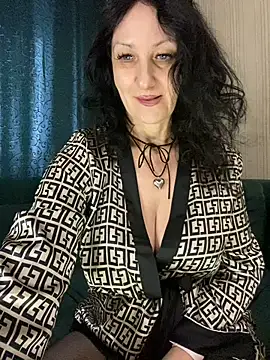 Snapshot of Katie-n chatting on 01-15-25, 11:43 Katie-n online show from 01-15-25, 11:43