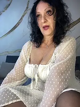 Snapshot of Katie-n chatting on 09-25-25, 05:57 Katie-n online show from 09-25-25, 05:57