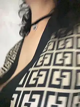 Katie-n online show from 11-18-25, 06:39