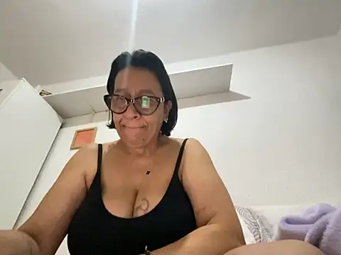 sweeviolet online show from 05-06-26, 06:39
