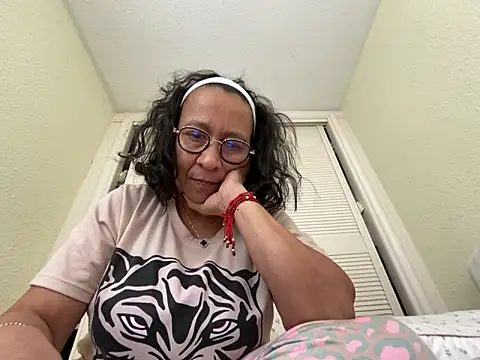 sweeviolet online show from 02-02-25, 09:40