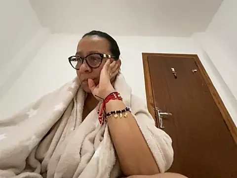 sweeviolet online show from 04-21-26, 06:42