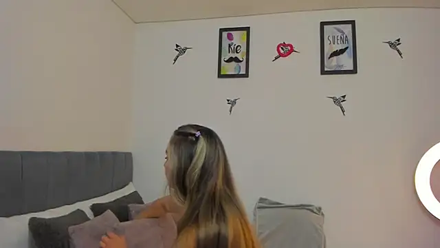 im sarah34 online show from 10-28-25, 01:06