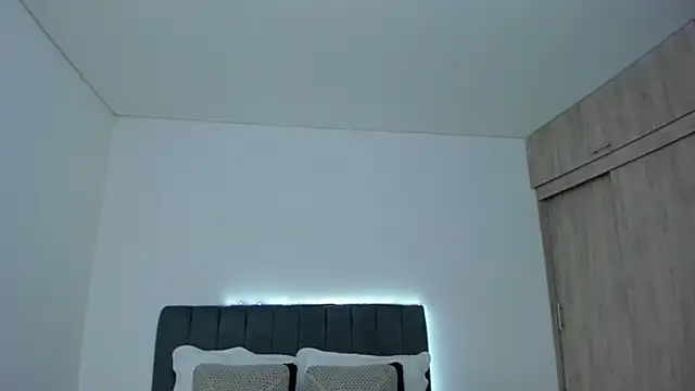 im sarah34 online show from 06-14-26, 06:53