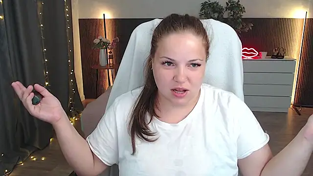 Crazyy girl  online show from 07-01-26, 04:02