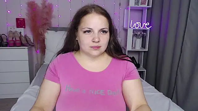 Crazyy girl  online show from 06-20-26, 07:02