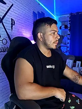 Snapshot of Naughty_Charly chatting on 03-21-25, 05:02 Naughty Charly online show from 03-21-25, 05:02