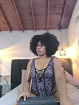 Snapshot of EmmilyBrant chatting on 04-24-26, 10:23 EmmilyBrant online show from 04-24-26, 10:23