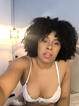 Snapshot of EmmilyBrant chatting on 03-05-25, 11:27 EmmilyBrant online show from 03-05-25, 11:27