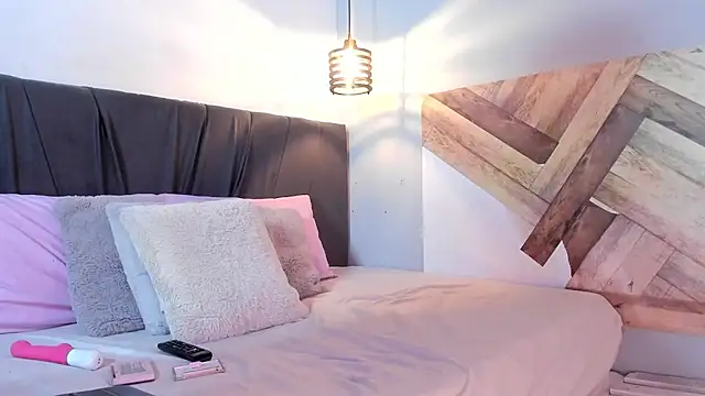 EmmilyBrant online show from 02-24-26, 12:39