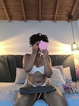 Snapshot of EmmilyBrant chatting on 05-21-26, 10:51 EmmilyBrant online show from 05-21-26, 10:51