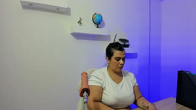 Snapshot of martina_foxy_ chatting on 09-20-25, 12:21 martina foxy online show from 09-20-25, 12:21