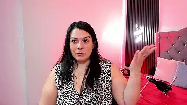 martina foxy  online show from 11-08-25, 12:20