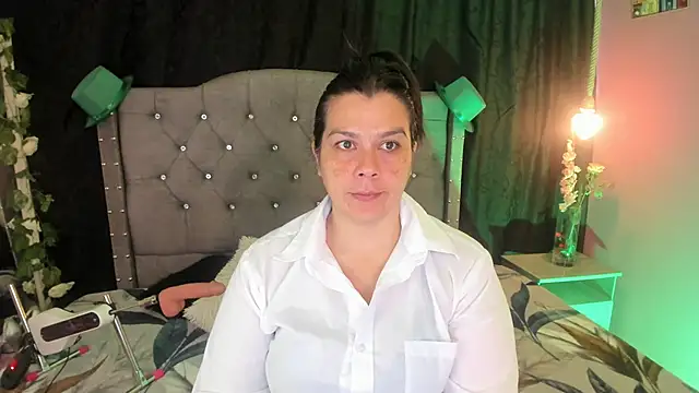 Snapshot of martina_foxy_ chatting on 03-18-25, 11:44 martina foxy online show from 03-18-25, 11:44