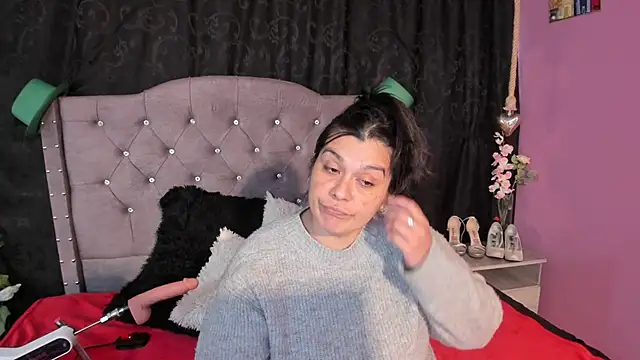 Snapshot of martina_foxy_ chatting on 03-20-25, 07:35 martina foxy online show from 03-20-25, 07:35