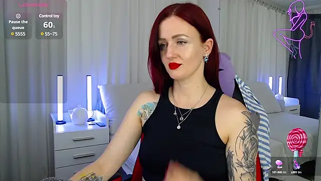 Snapshot of ElisaJane chatting on 02-20-25, 10:26 ElisaJane online show from 02-20-25, 10:26