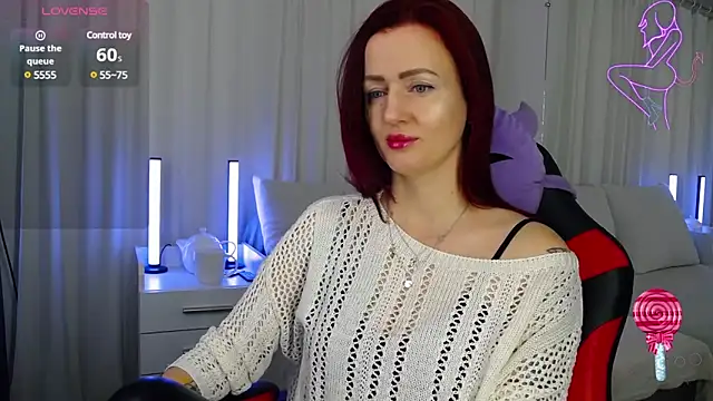 Snapshot of ElisaJane chatting on 01-21-25, 10:19 ElisaJane online show from 01-21-25, 10:19