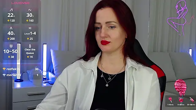 Snapshot of ElisaJane chatting on 01-25-25, 01:21 ElisaJane online show from 01-25-25, 01:21