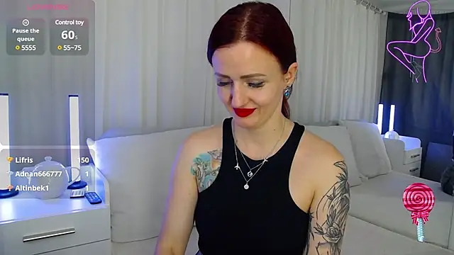 Snapshot of ElisaJane chatting on 02-20-25, 03:56 ElisaJane online show from 02-20-25, 03:56