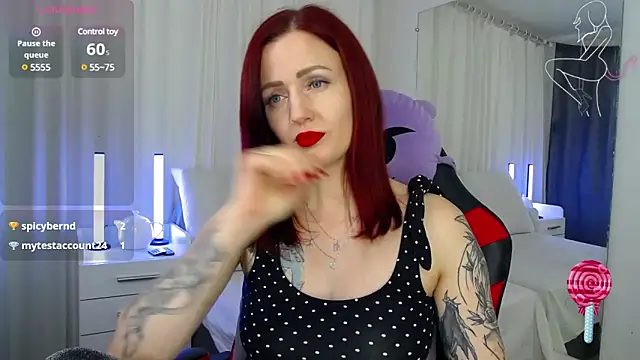 Snapshot of ElisaJane chatting on 02-26-25, 01:36 ElisaJane online show from 02-26-25, 01:36