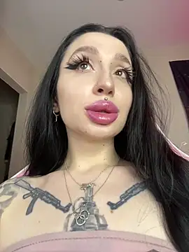 Snapshot of Molly__Moon chatting on 04-20-26, 02:14 Molly Moon online show from 04-20-26, 02:14