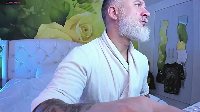 Snapshot of BlowMyXXL chatting on 02-08-26, 09:18 BlowMyXXL online show from 02-08-26, 09:18