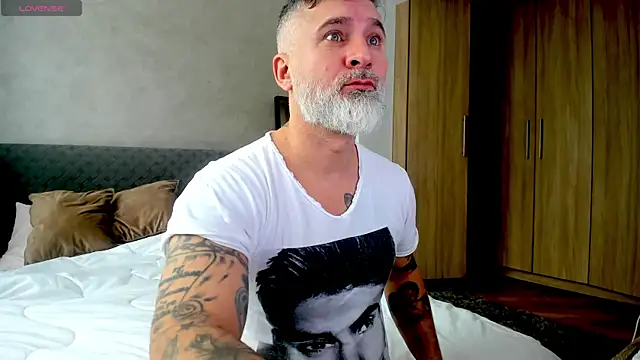 BlowMyXXL online show from 02-17-25, 07:04