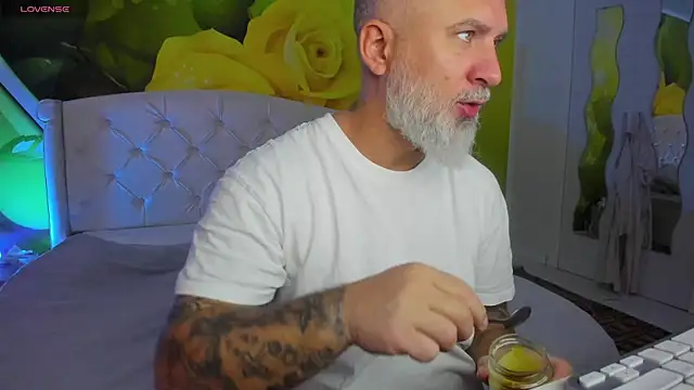 Snapshot of BlowMyXXL chatting on 01-16-26, 10:41 BlowMyXXL online show from 01-16-26, 10:41