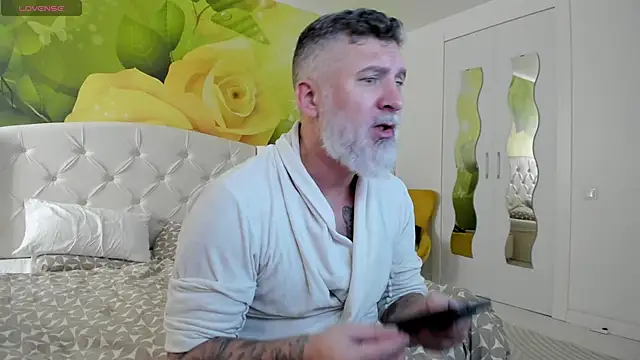 Snapshot of BlowMyXXL chatting on 02-20-26, 08:27 BlowMyXXL online show from 02-20-26, 08:27