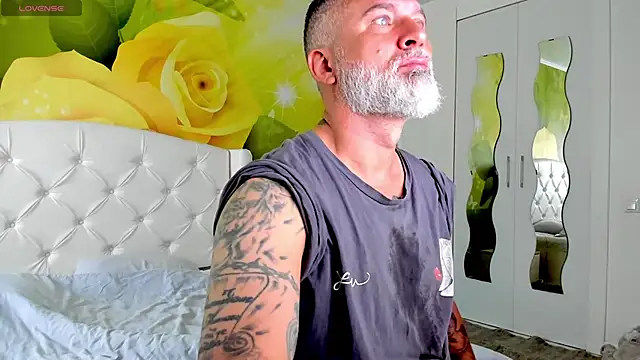 BlowMyXXL online show from 11-06-25, 08:18