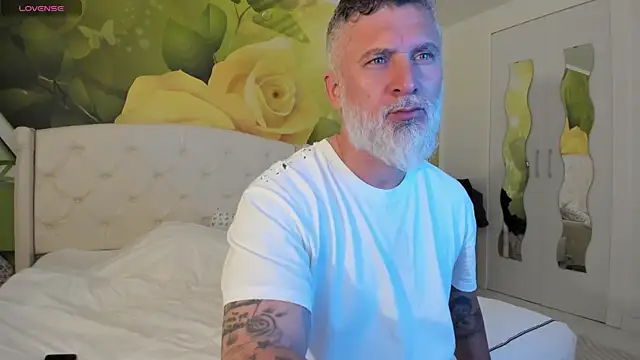 Snapshot of BlowMyXXL chatting on 03-20-26, 04:08 BlowMyXXL online show from 03-20-26, 04:08