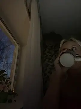 Snapshot of MerlinDave chatting on 02-07-26, 01:24 MerlinDave online show from 02-07-26, 01:24