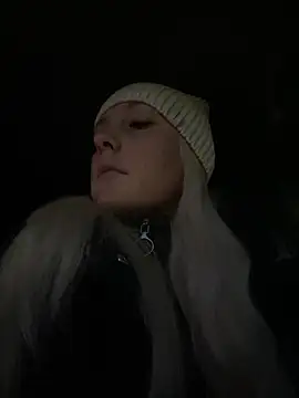 Snapshot of MerlinDave chatting on 02-04-26, 01:33 MerlinDave online show from 02-04-26, 01:33