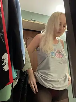 Snapshot of MerlinDave chatting on 03-04-26, 01:02 MerlinDave online show from 03-04-26, 01:02