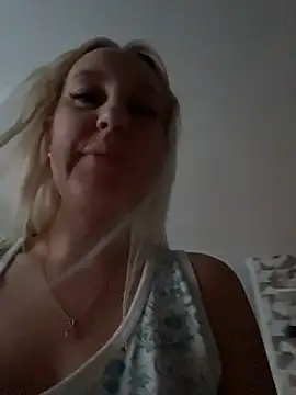 Snapshot of MerlinDave chatting on 02-21-26, 01:40 MerlinDave online show from 02-21-26, 01:40