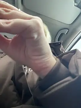 Snapshot of MerlinDave chatting on 02-18-26, 04:21 MerlinDave online show from 02-18-26, 04:21