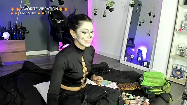 Raven Witch  online show from 03-19-26, 04:29