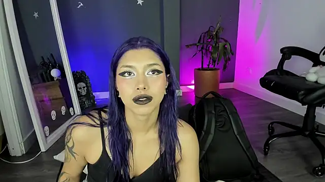 Snapshot of Raven_Witch_ chatting on 07-24-26, 05:42 Raven Witch online show from 07-24-26, 05:42