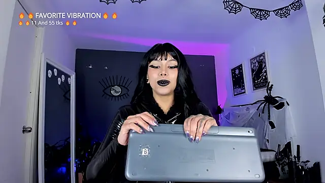 Raven Witch  online show from 02-06-26, 12:34