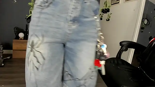 Raven Witch  online show from 03-12-26, 04:55