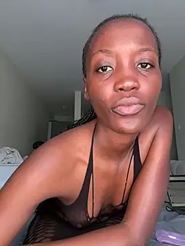 Snapshot of Fanclubbbbb chatting on 02-19-26, 06:10 Fanclubbbbb online show from 02-19-26, 06:10